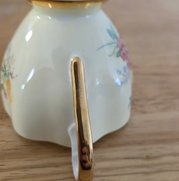 Queen Anne Yellow Bluebell Wildflower Bone China Tea Cup Saucer Gold Gilt Duo UK - Picture 10 of 11